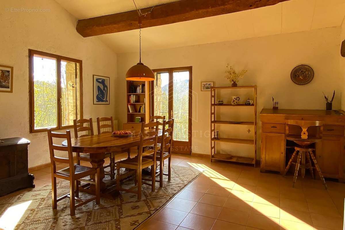 Maison à SAINT-LAURENT-DE-CERDANS