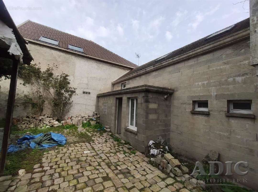 Maison à SILLY-LE-LONG