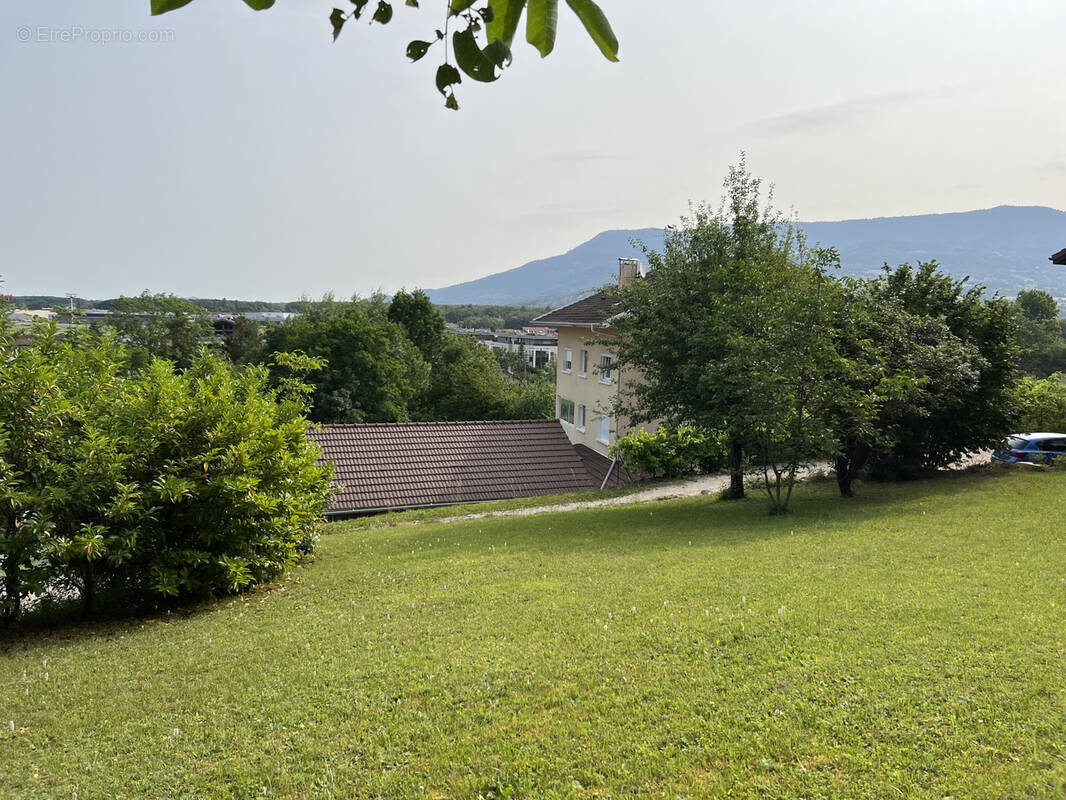 Terrain à VETRAZ-MONTHOUX