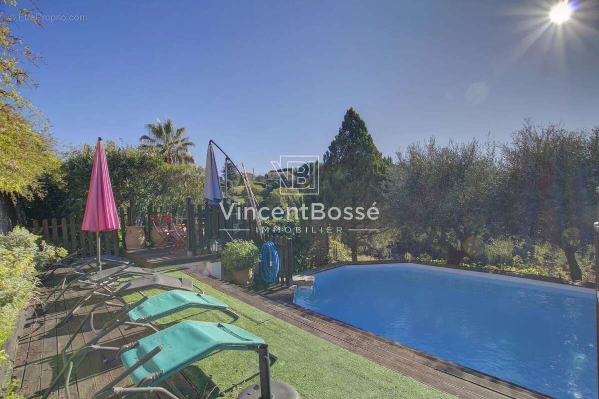 Maison à SAINT-LAURENT-DU-VAR