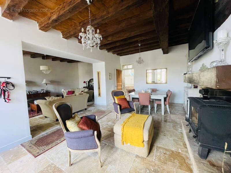 Maison à AUBETERRE-SUR-DRONNE