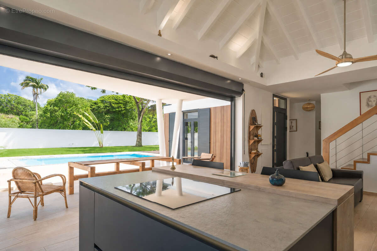 Villa d'architecte   port-louis  94 m2  piscine  meublée - photo 3
