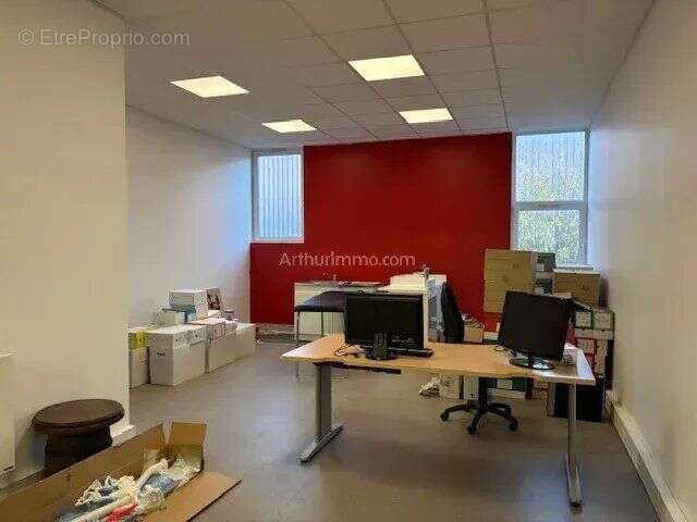 Commerce à VILLENEUVE-LE-ROI