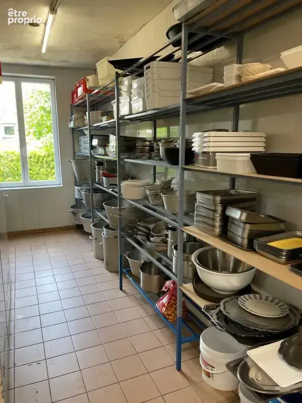NEUVILLE EN FERRAIN-Immeuble de 258 m² à usage commercial et d'habitation avec parking et jardin de 400m2 - photo 6