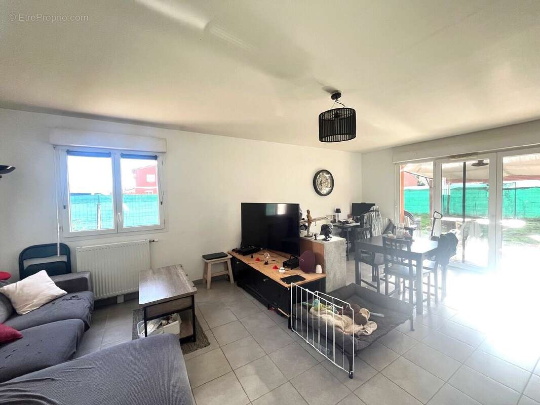 Maison à LA SALVETAT-SAINT-GILLES