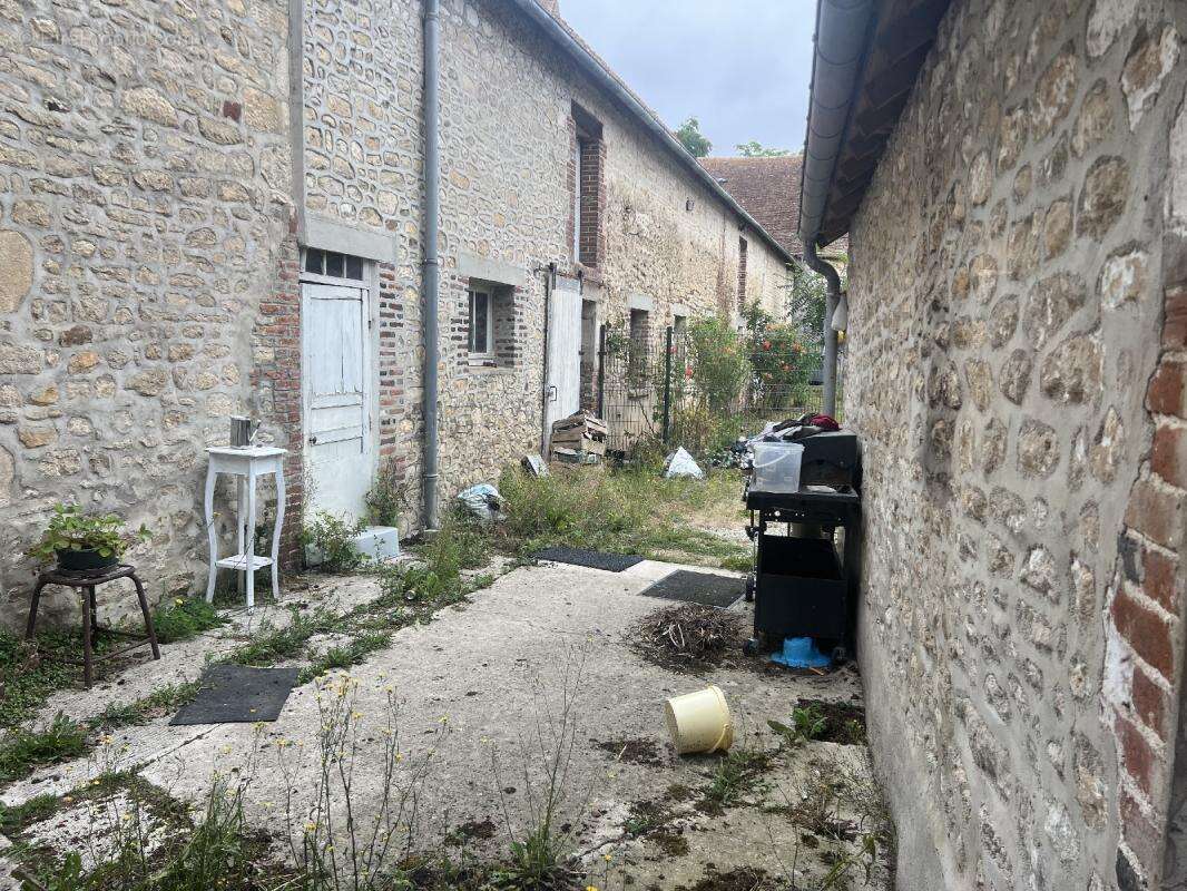 Maison à ALMENECHES