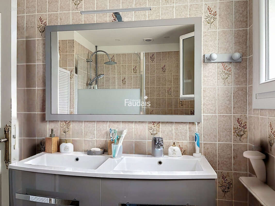 Maison 108 m² à Lithaire  - photo 8