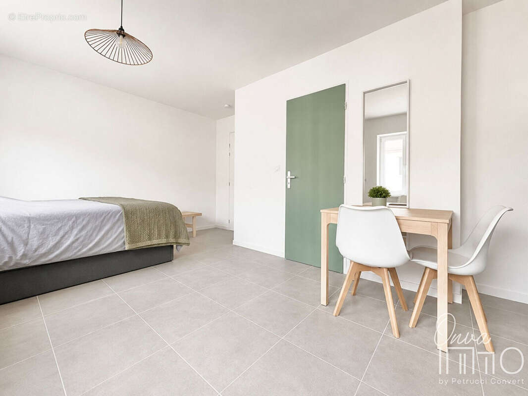 Bron - Studio rénové de 22m² - Vendu loué (rentabilité: 6,55%) - photo 3