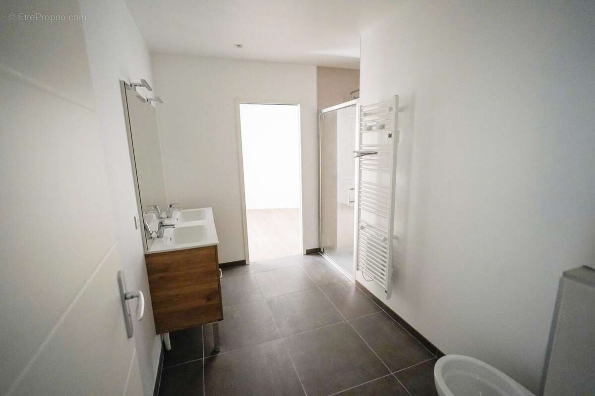 1ère salle de bains