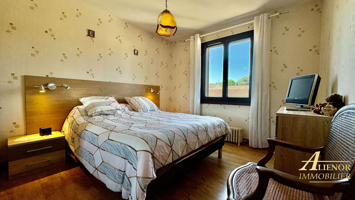 Maison à COULOUNIEIX-CHAMIERS