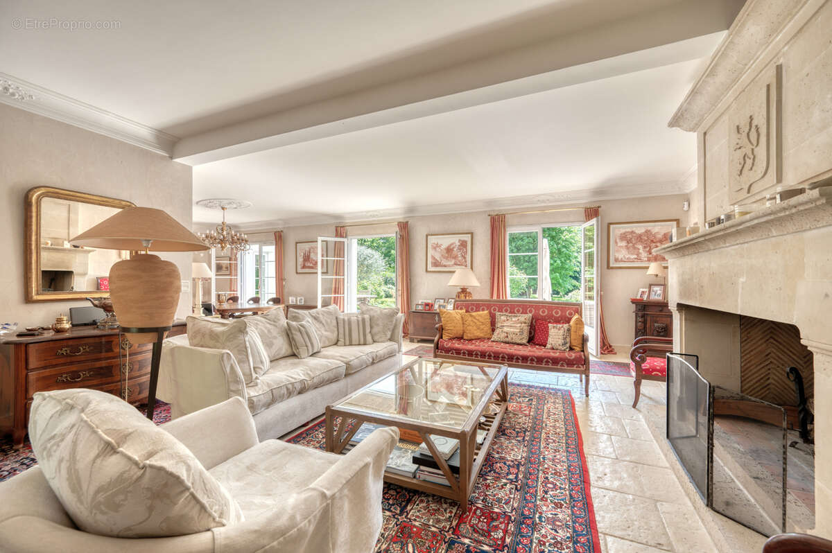 Maison à SAINT-NOM-LA-BRETECHE