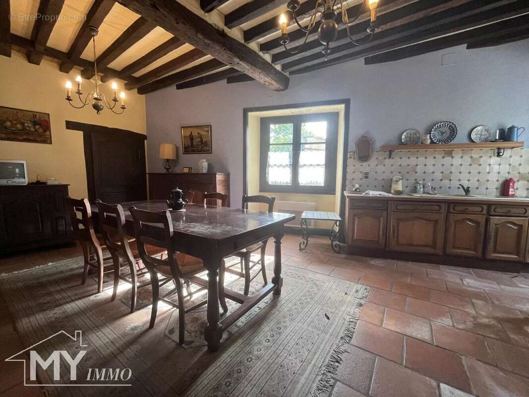 Saint antoine de breuilh : maison de village - photo 4