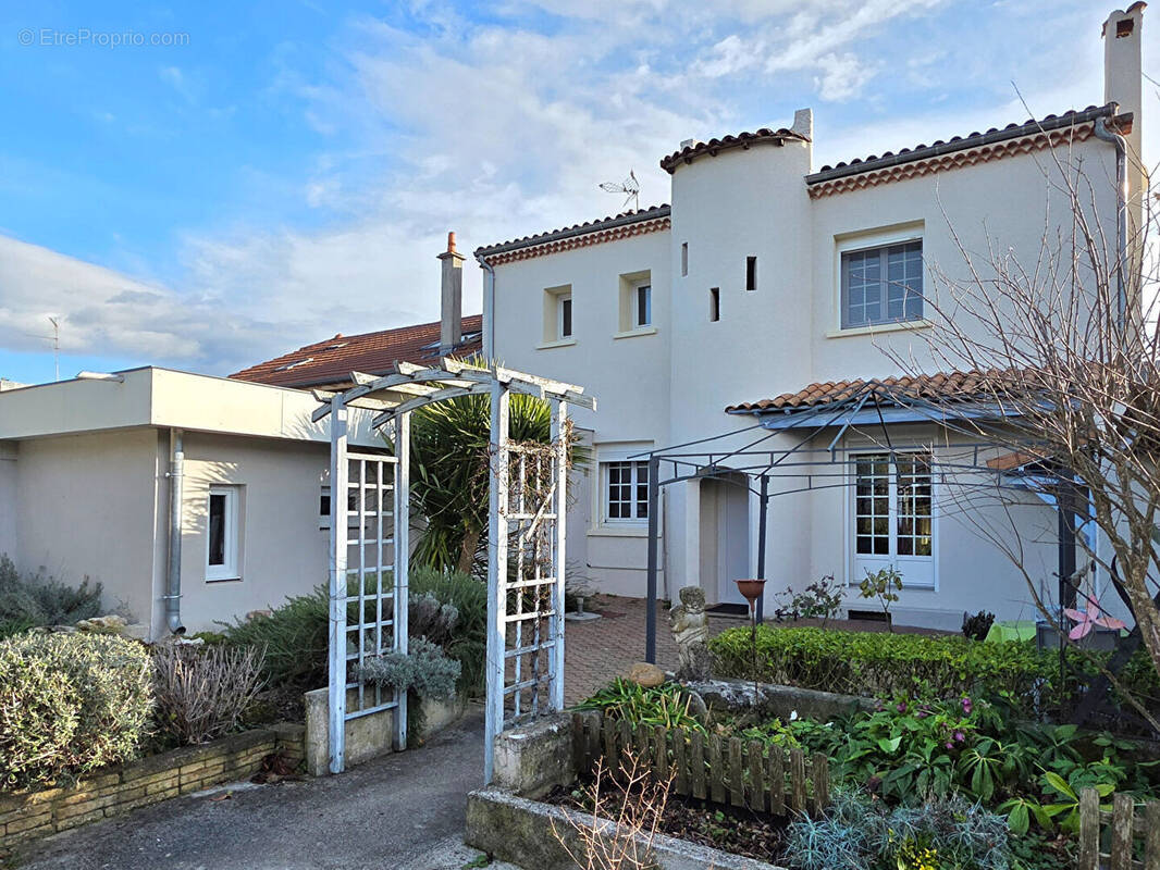 Maison à ROMANS-SUR-ISERE