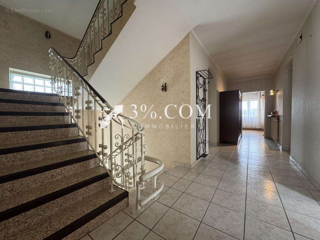 3%COM Maison bi famille avec dépendance et Maison alsacienne - photo 12