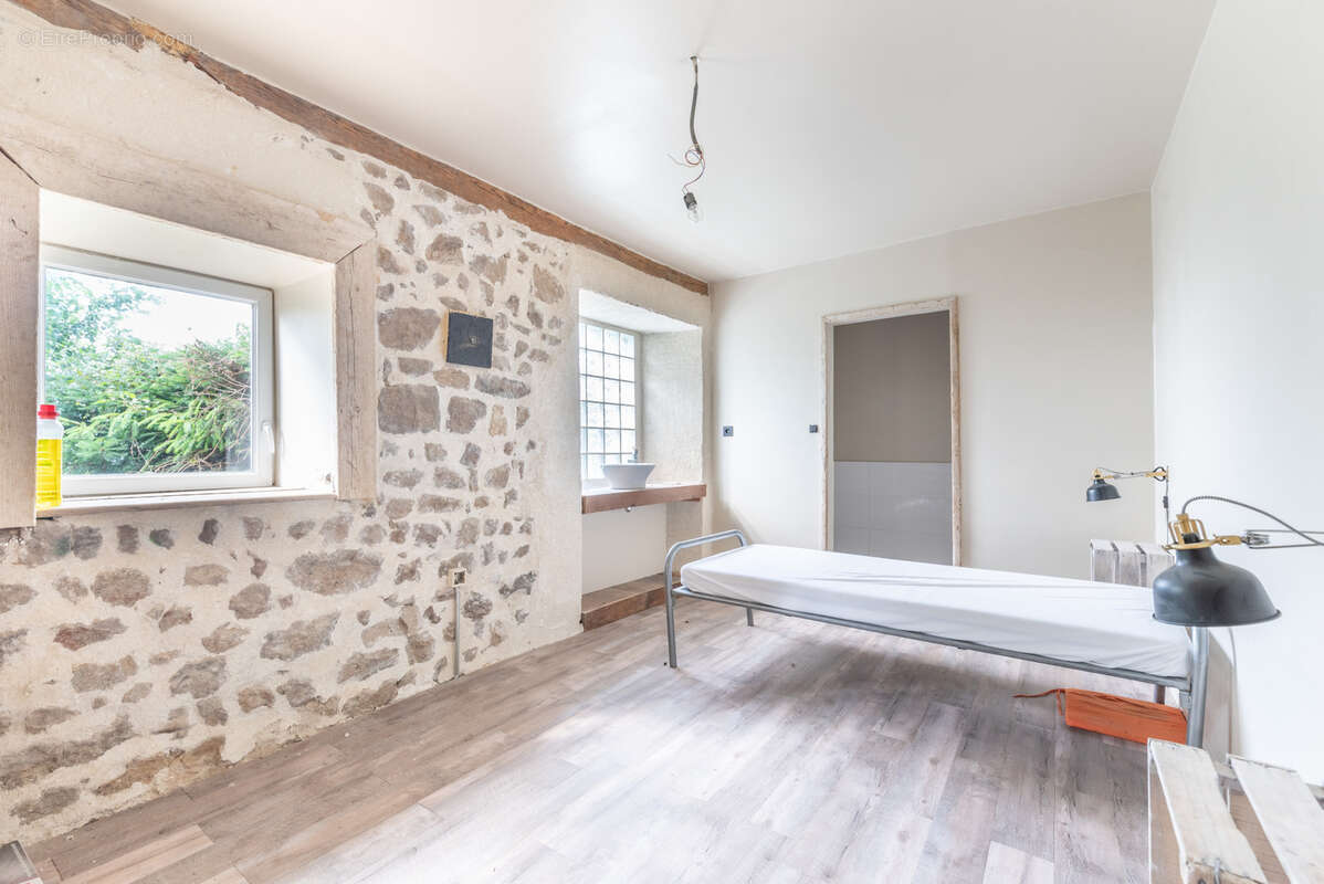 Maison à BELLEVUE-LA-MONTAGNE