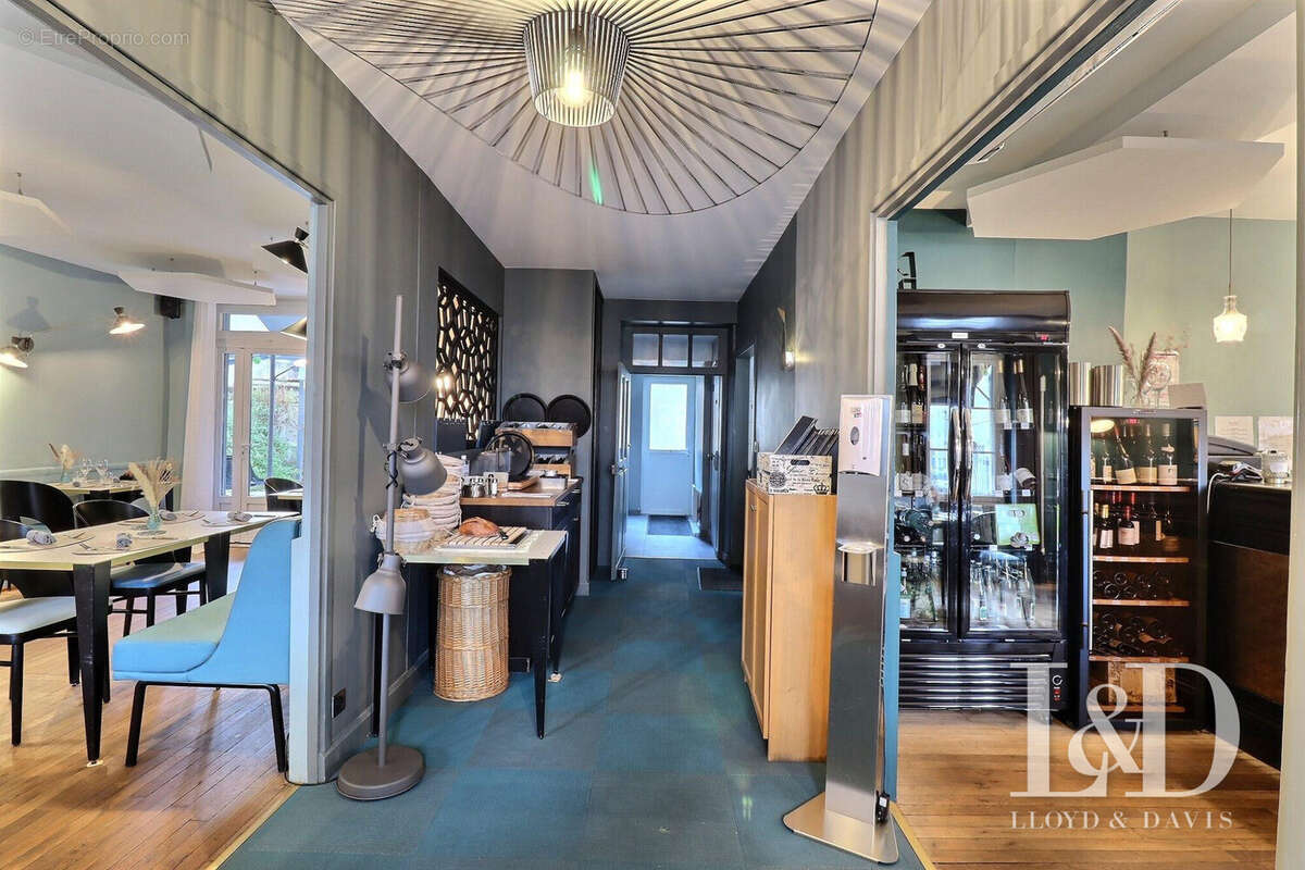 ENTRÉE - Autre à OUZOUER-SUR-LOIRE