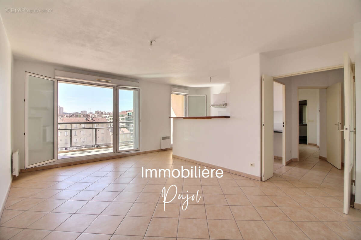 Appartement à MARSEILLE-5E