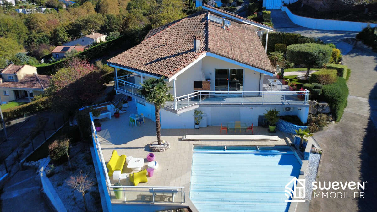 Maison à LACROIX-FALGARDE