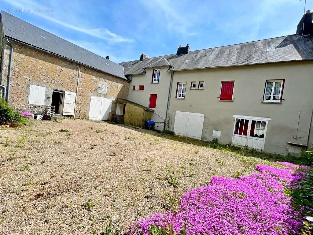 Maison à MONTSAUCHE-LES-SETTONS