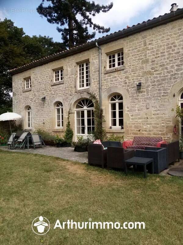 Maison à BLANZAY-SUR-BOUTONNE