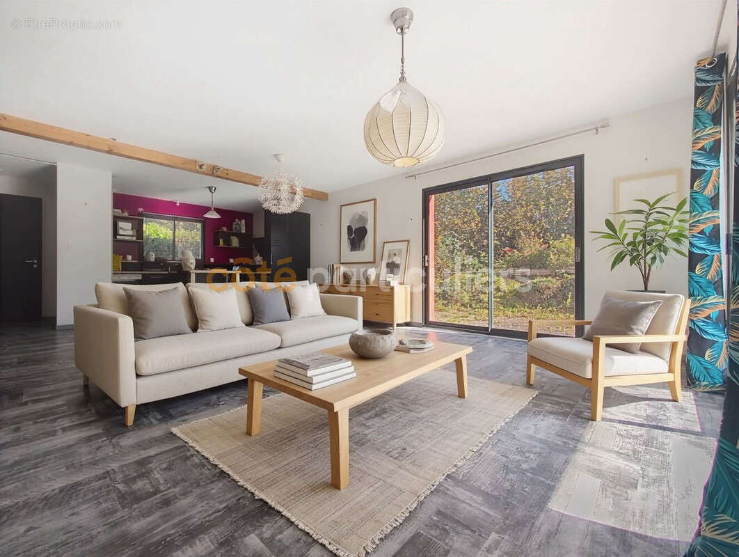 Maison à TREMOUILLES