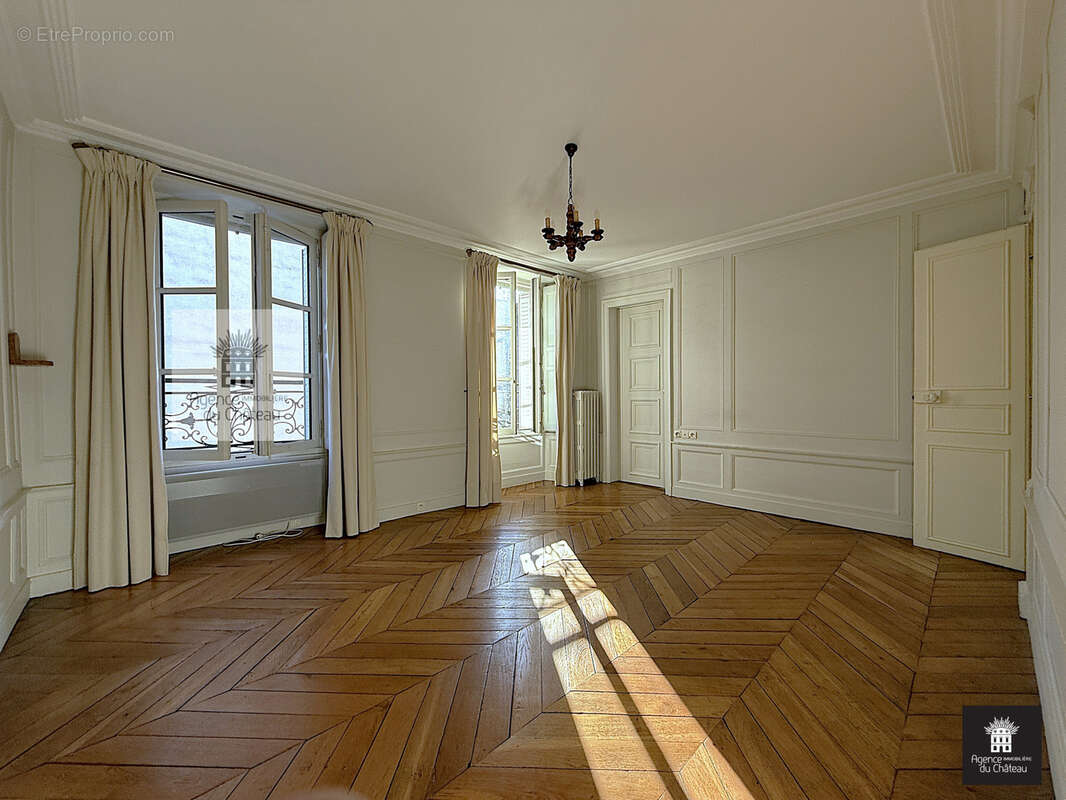 Appartement à VERSAILLES