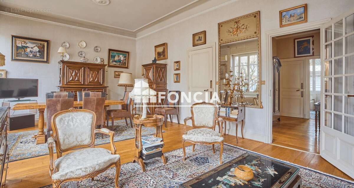 Agen centre ville – Secteur Victor Hugo Appartement T3 bis – 94 m² – Jardin 200 m² privatif sans vis-à-vis – Petite copropriété  - photo 5