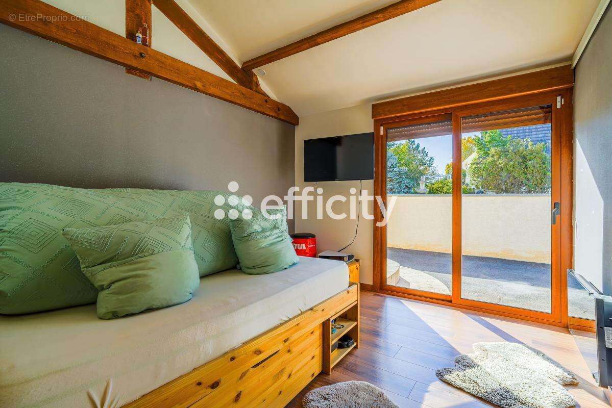 Maison à MONTEVRAIN