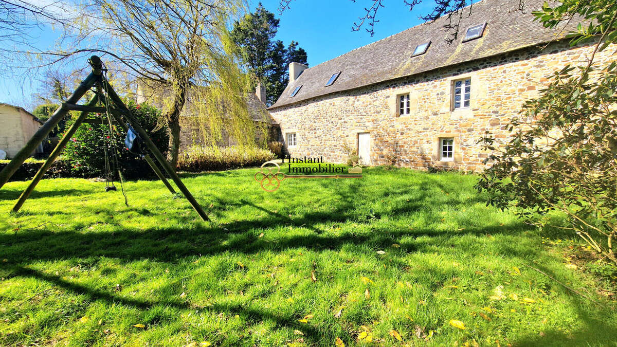 Maison à PLOUGASNOU