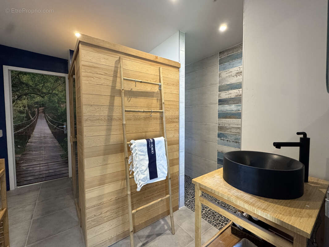 Maison à MONTBOUCHER-SUR-JABRON