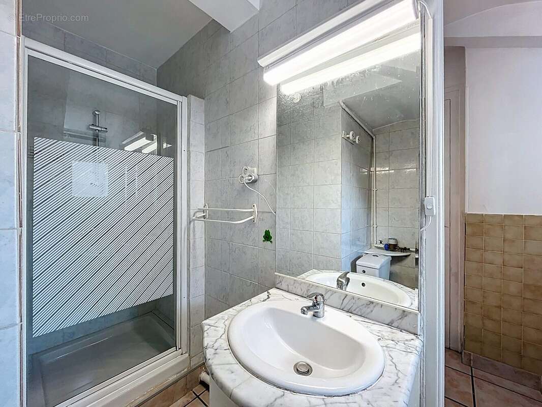 salle d'eau - Appartement à GRENOBLE