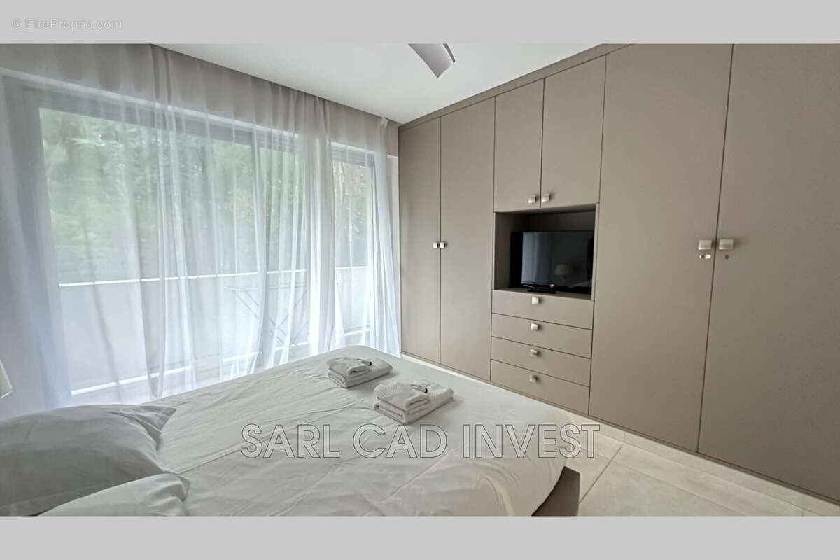 Appartement à VALLAURIS