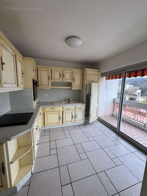 Appartement à SAINT-ETIENNE