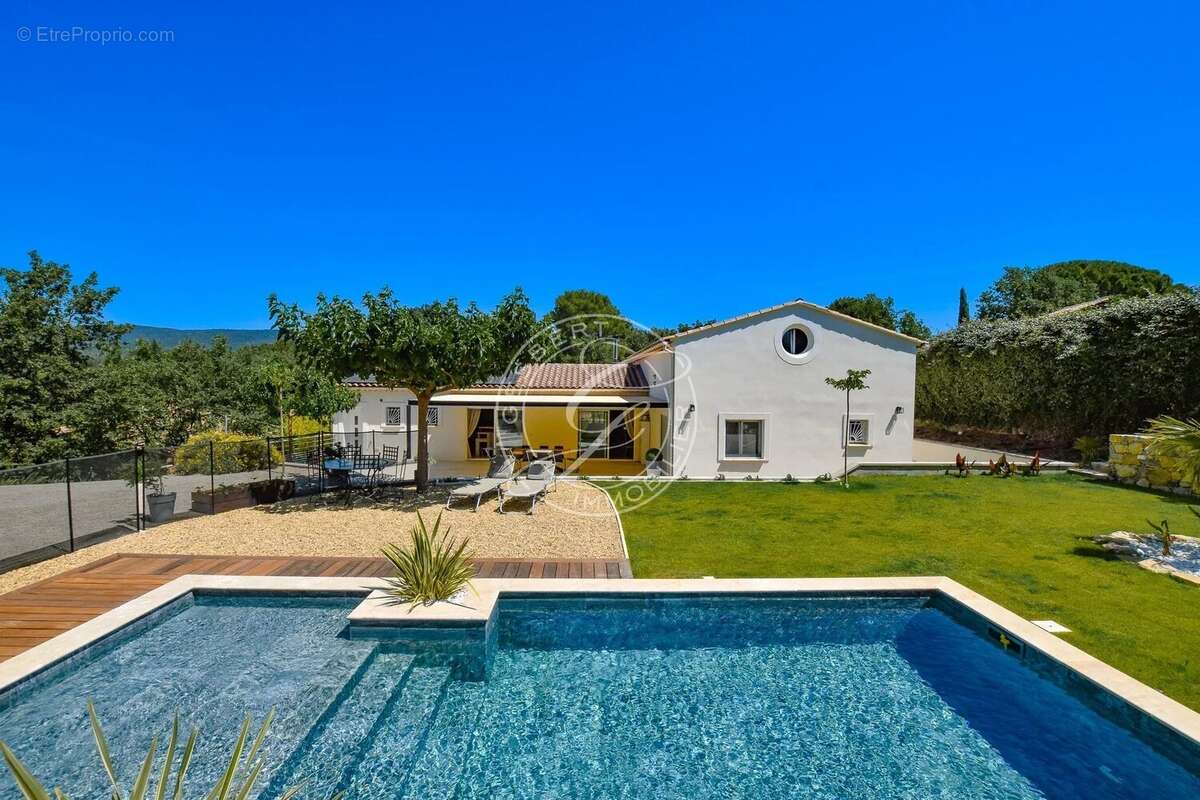 A vendre flayosc - villa  de 225 m2 avec piscine à pieds au village - photo 25