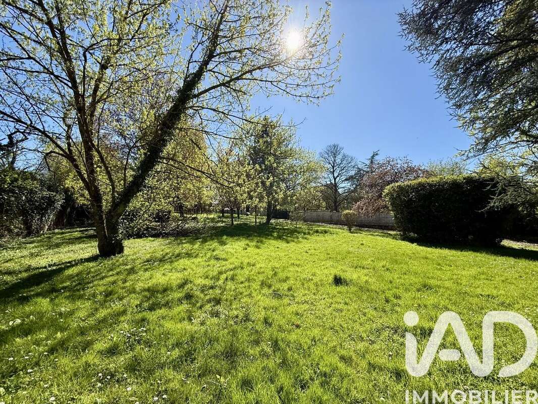 Maison 175 m² à Voisines  - photo 8