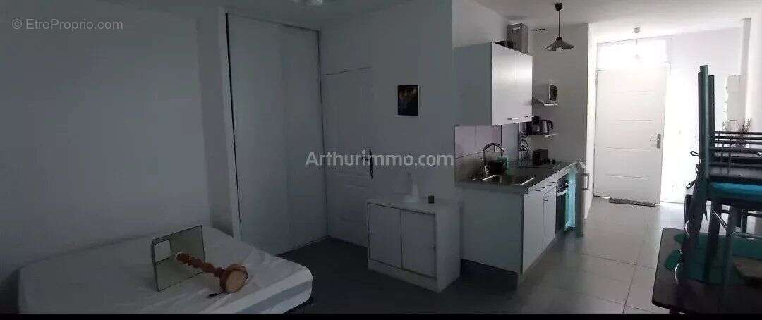 Appartement à SALERNES