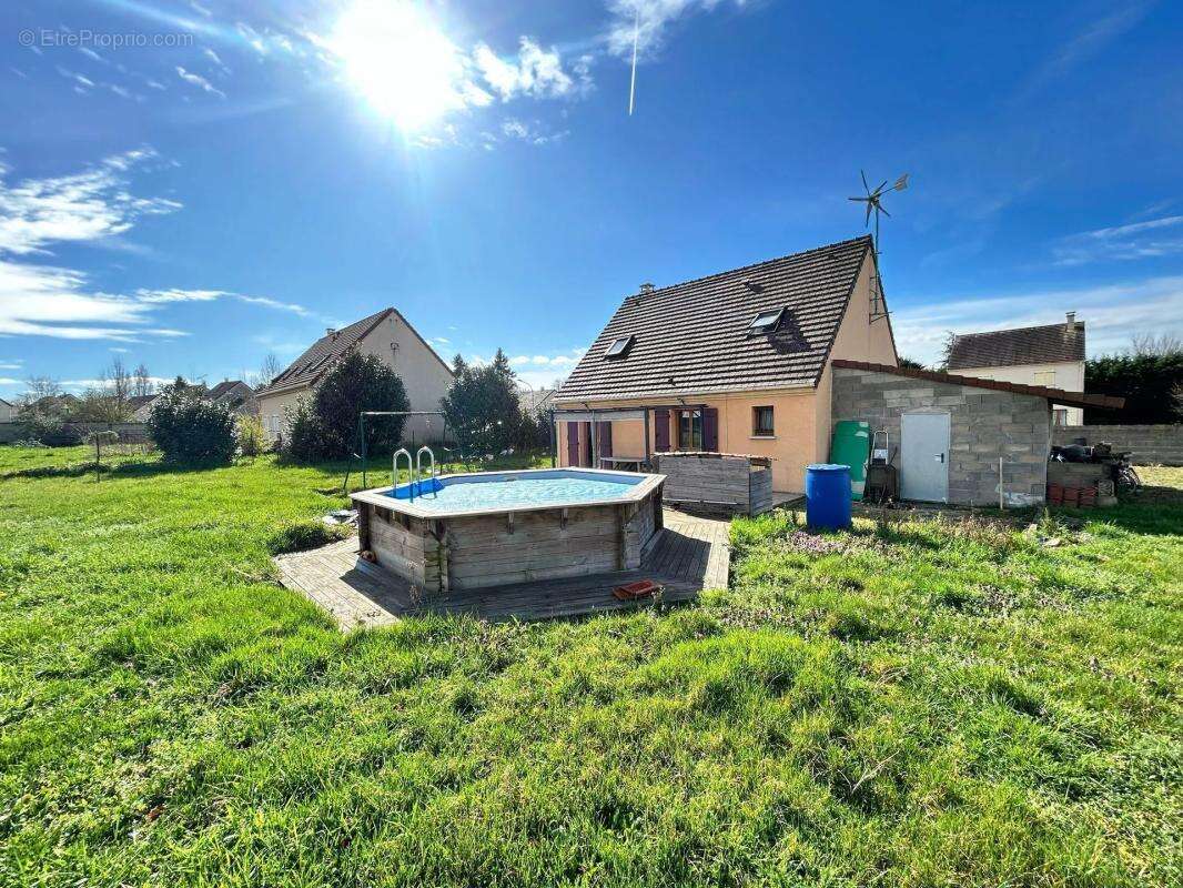 Maison à FERRIERES-EN-GATINAIS