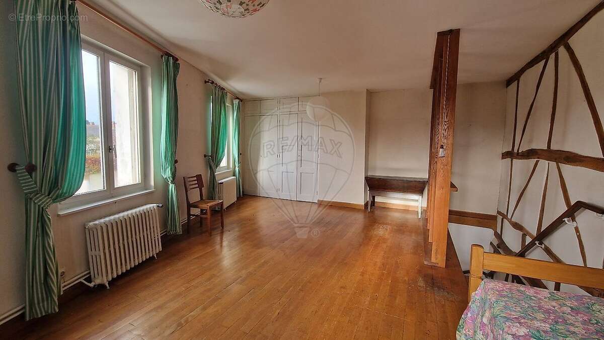 Maison à LA NEUVILLE-CHANT-D&#039;OISEL