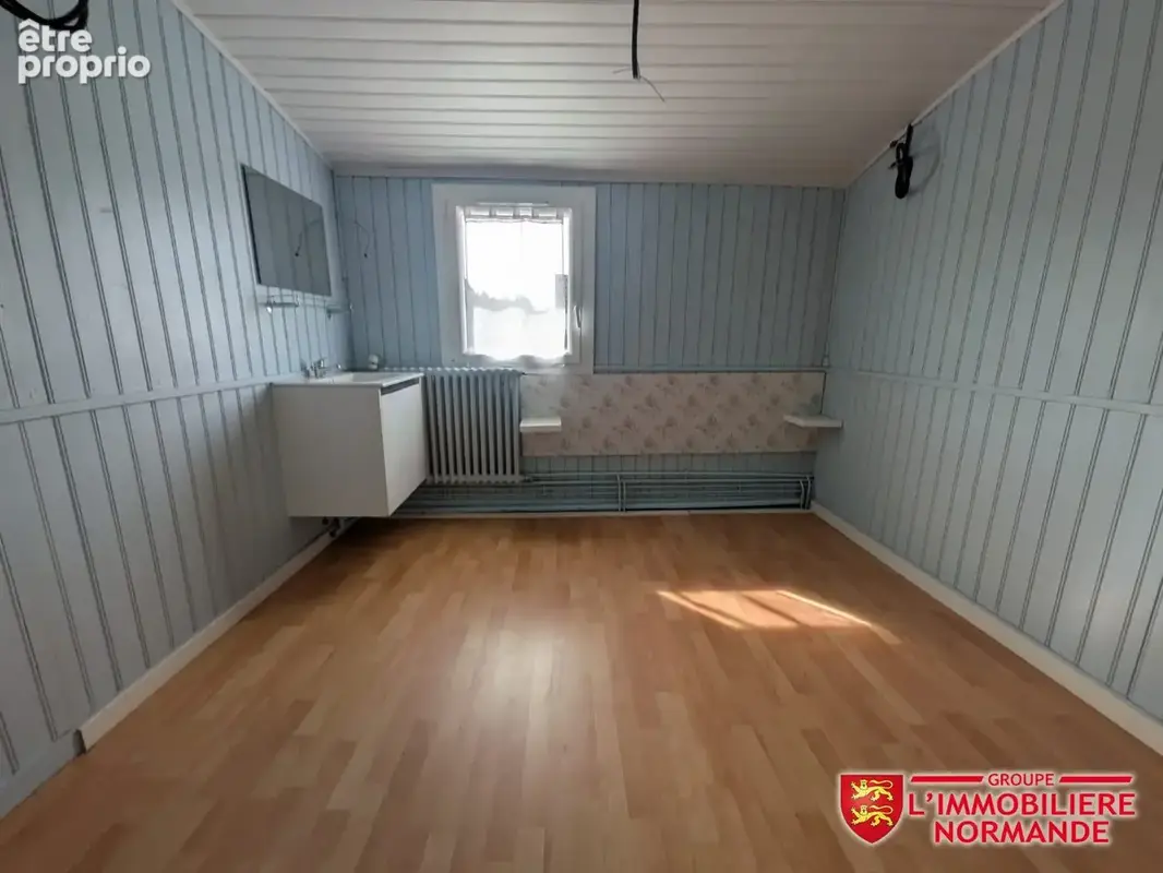 Maison à rénover 140m² et dépendance - Terrain 1200m² - photo 4