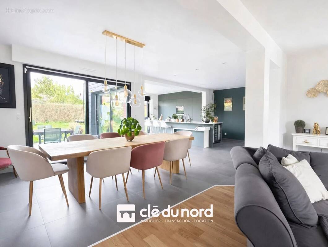 Maison à LA CHAPELLE-D'ARMENTIERES