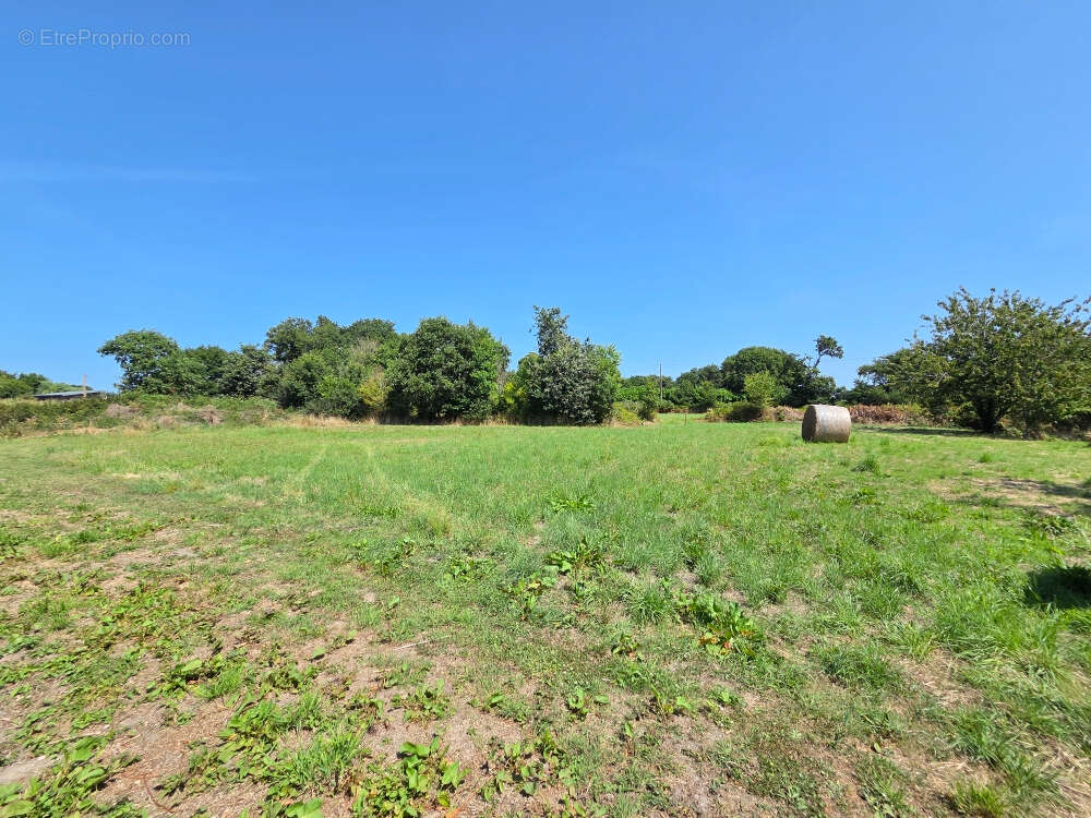 Maison à COMBRIT