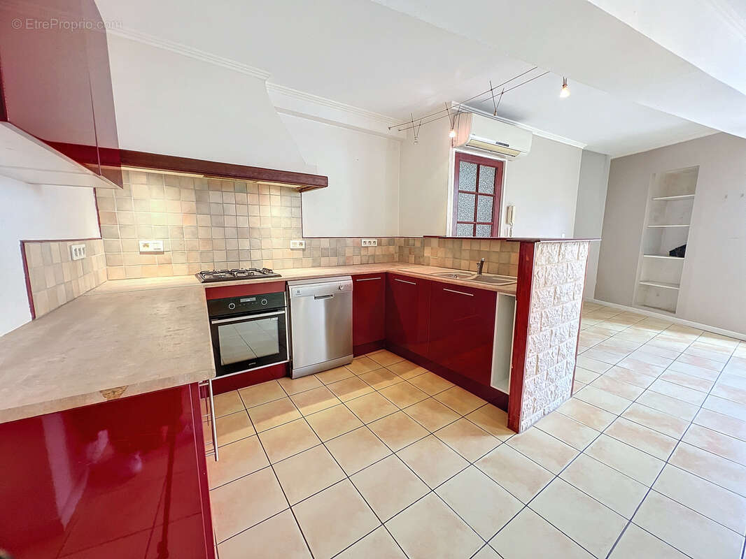 Maison à PEZILLA-LA-RIVIERE