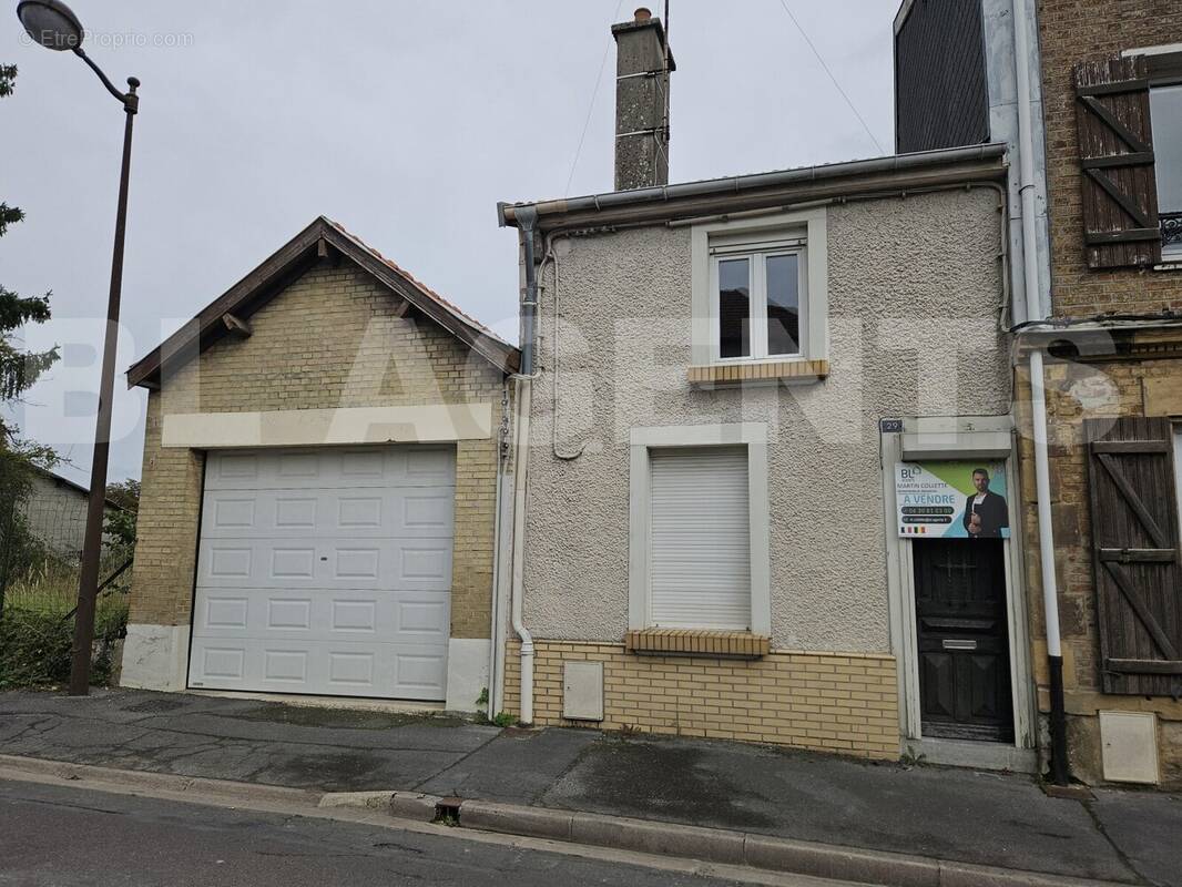 20250921_153955 - Maison à VOUZIERS