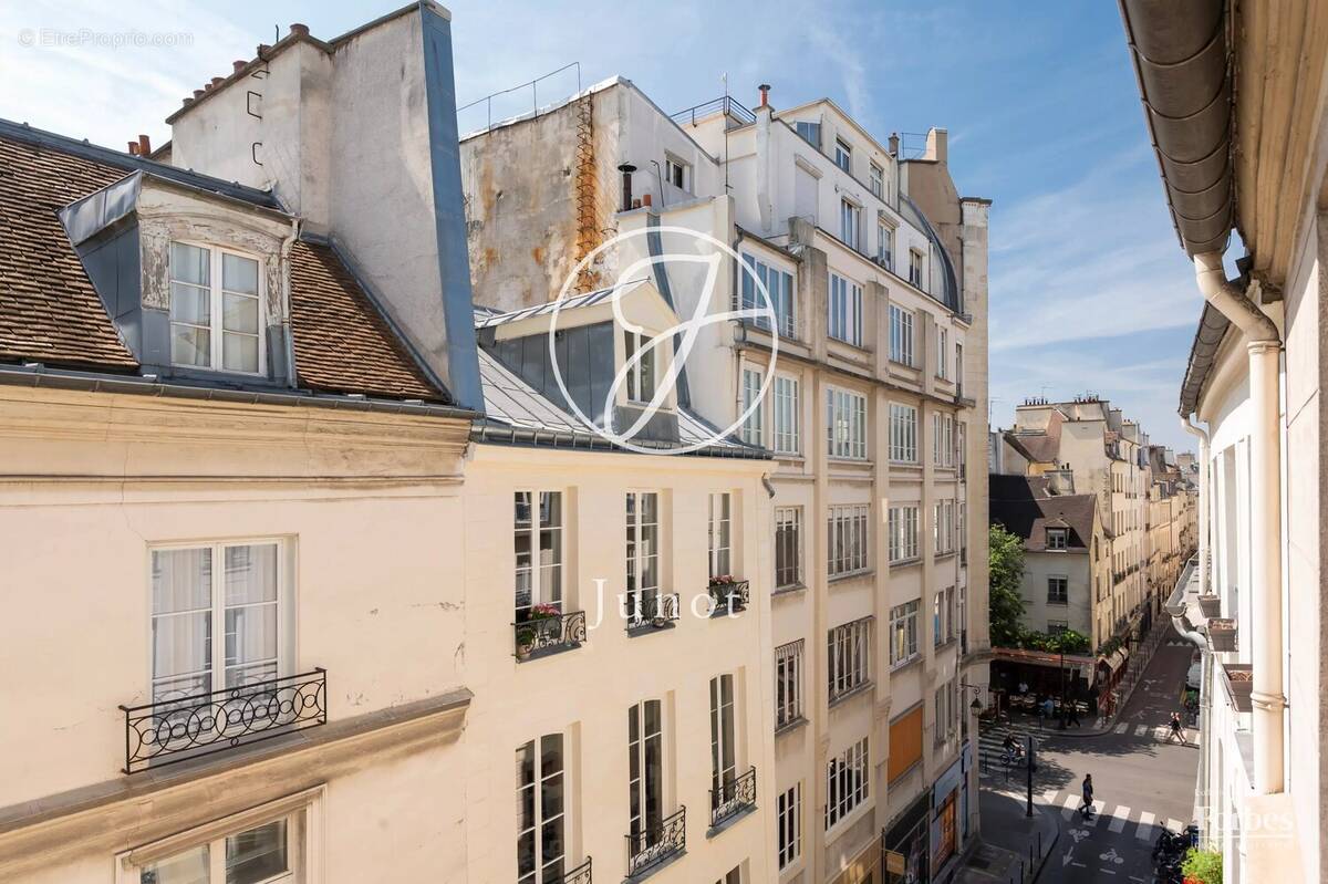 Appartement à PARIS-3E