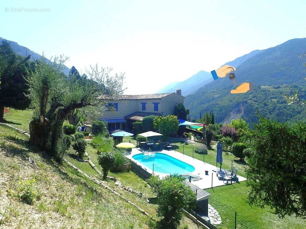 Maison à PUGET-THENIERS