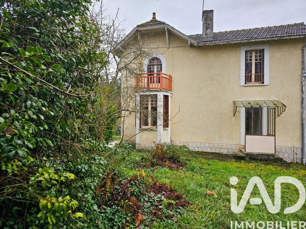 Photo 1 - Maison à ROCHECHOUART