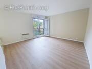 Photo 1 - Appartement à LES LILAS