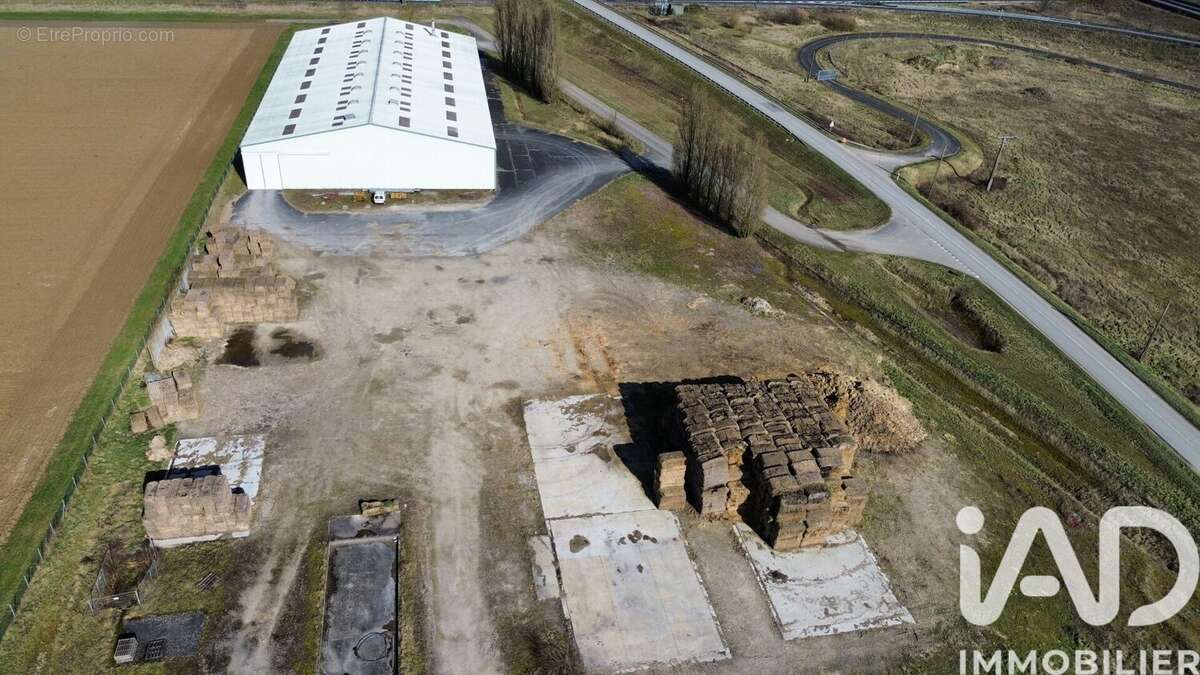 Photo 2 - Commerce à GONDREVILLE