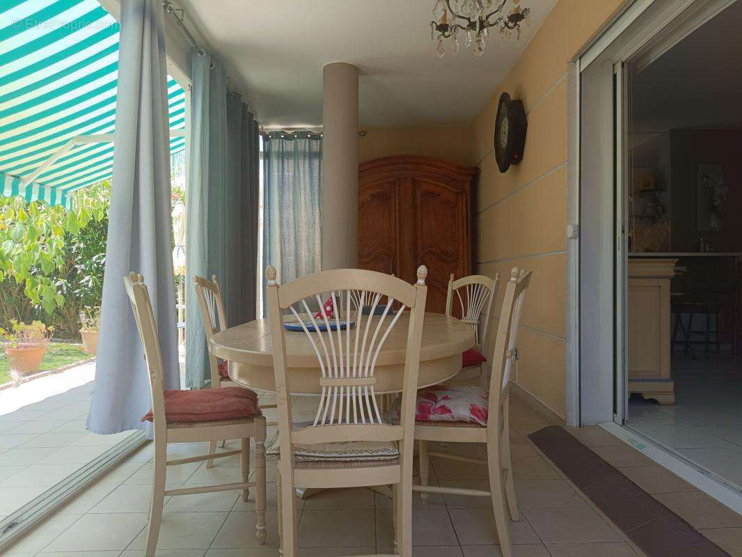 Appartement à SIX-FOURS-LES-PLAGES