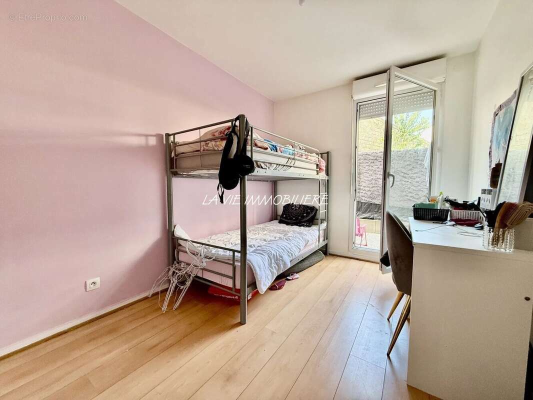 Appartement à LES PAVILLONS-SOUS-BOIS
